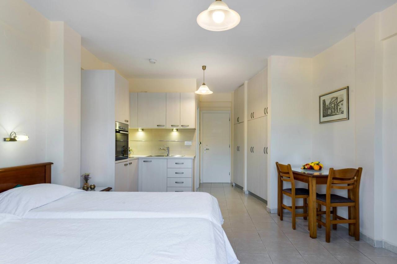 Rouchotas Apartments Аргостолион Экстерьер фото